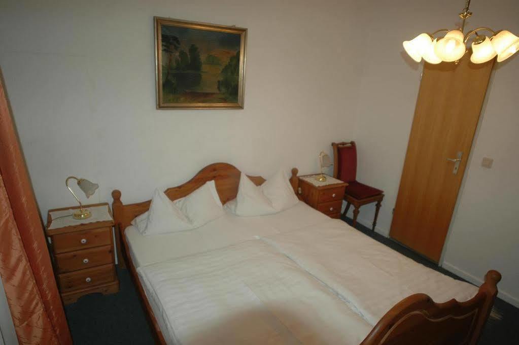 Hotel Adam Saarbruecken Exterior photo